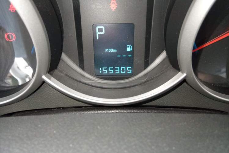 Used Chevrolet Cruze 2011 1.8L SE Automatic Odometer Close Up