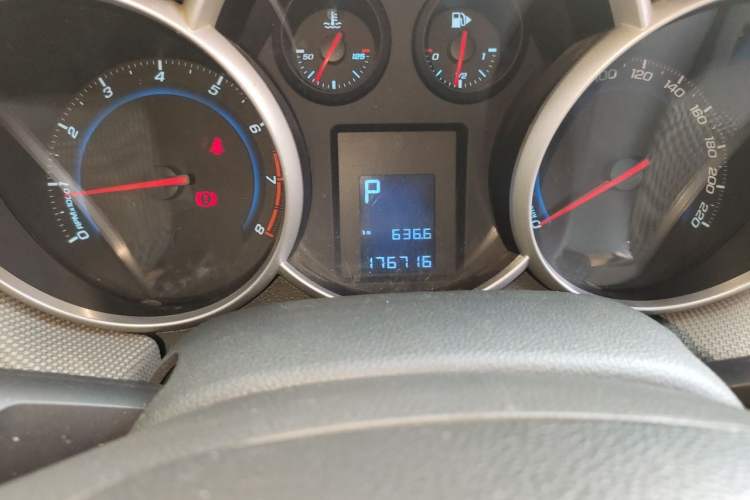 Used Chevrolet Cruze 2011 1.6L SE Automatic Odometer Close Up