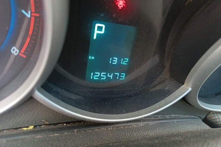 Used Chevrolet Cruze 2011 1.8L SE Automatic Odometer Close Up
