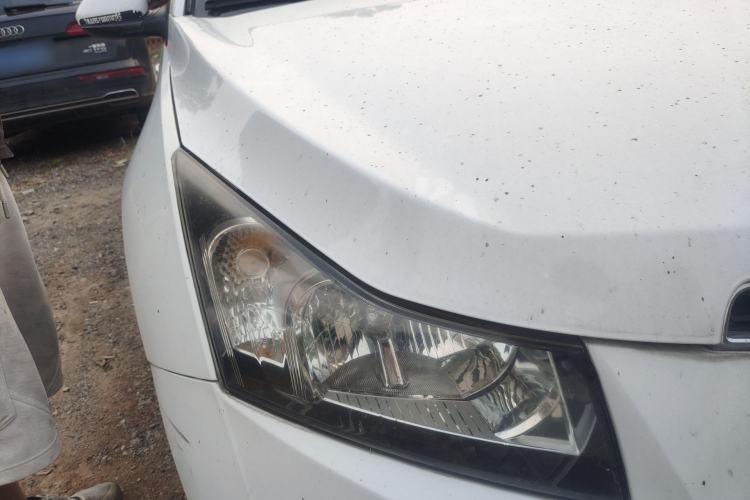 Used Chevrolet Cruze 2011 1.6L SE MT Transformers Edition Right Front Headlight
