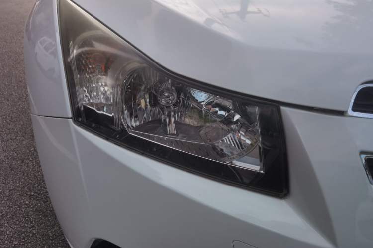 Used Chevrolet Cruze 2011 1.6T SE MT Right Front Headlight