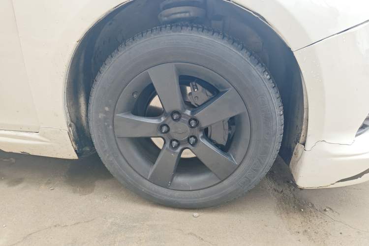 Used Chevrolet Cruze 2011 1.8L SX Automatic Transmission Right Front Wheel Hub