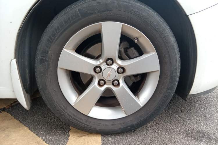 Used Chevrolet Cruze 2011 1.8L SE Automatic Right Front Wheel Hub