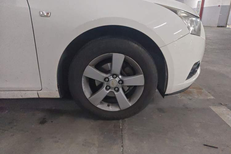 Used Chevrolet Cruze 2011 1.8L SX Automatic Transmission Right Front Wheel Hub