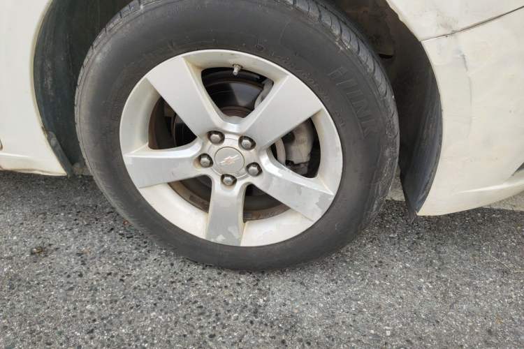 Used Chevrolet Cruze 2011 1.6L SE Automatic Right Front Wheel Hub