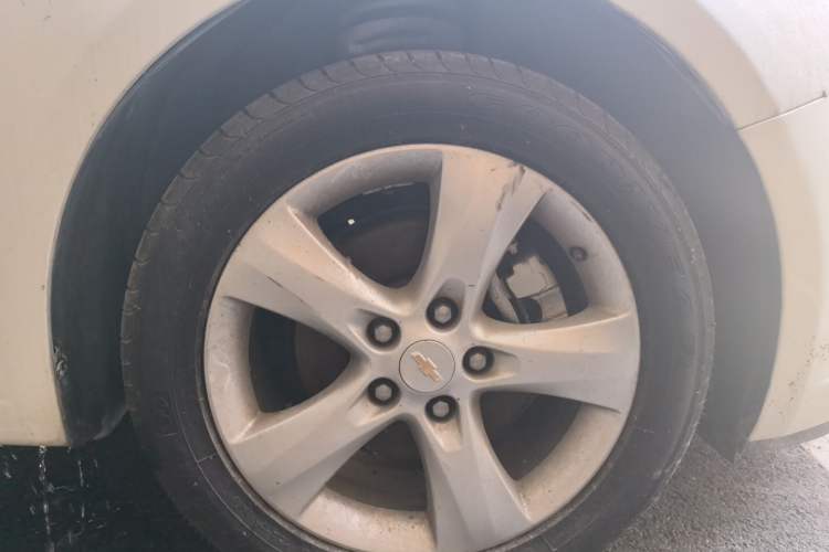Used Chevrolet Cruze 2011 1.6T SE MT Right Front Wheel Hub