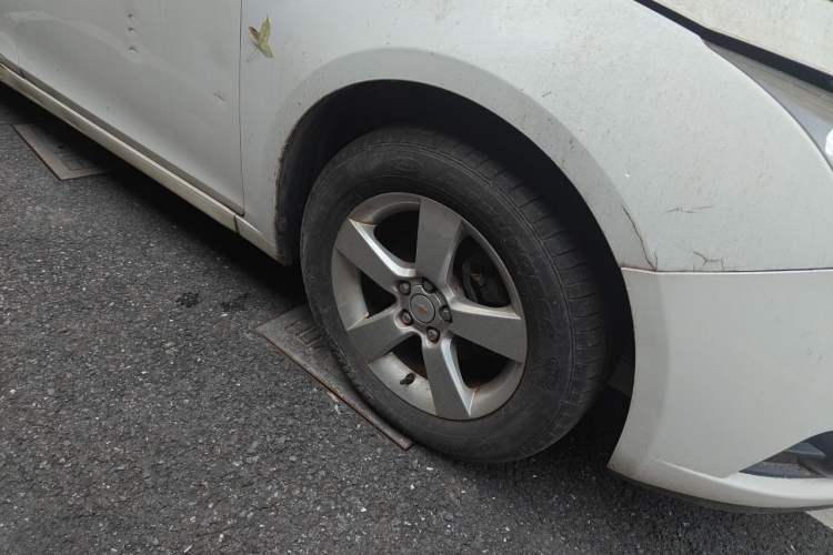 Used Chevrolet Cruze 2011 1.8L SE Automatic Right Front Wheel Hub