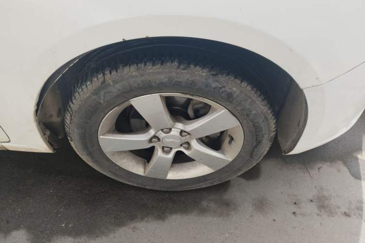Used Chevrolet Cruze 2011 1.6L SE Automatic Right Front Wheel Hub