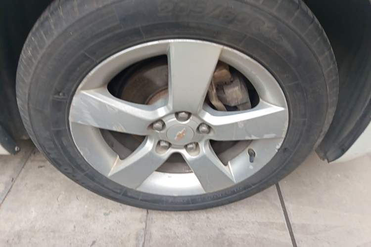 Used Chevrolet Cruze 2011 1.8L SE Automatic Right Front Wheel Hub