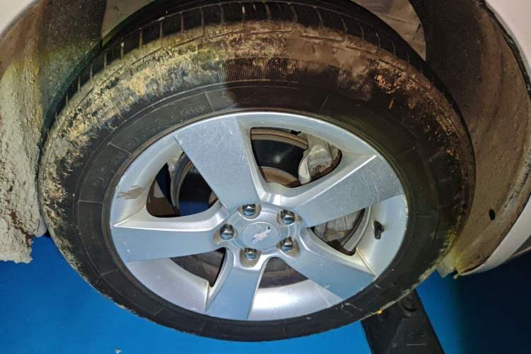 Used Chevrolet Cruze 2011 1.8L SE Automatic Right Front Wheel Hub