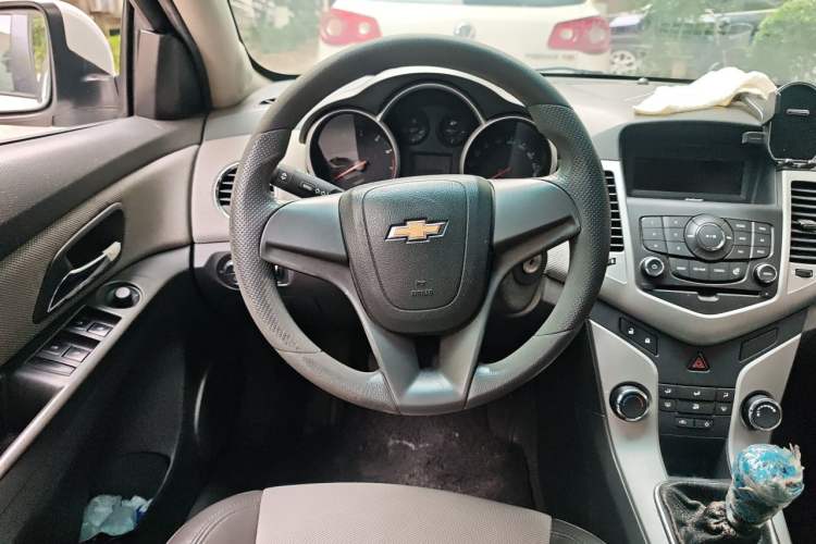 Used Chevrolet Cruze 2011 1.6L SE MT Transformers Edition Steering Wheel