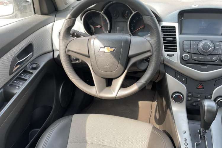 Used Chevrolet Cruze 2011 1.8L SE Automatic Steering Wheel