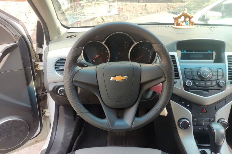 Used Chevrolet Cruze 2011 1.6L SE Automatic Steering Wheel