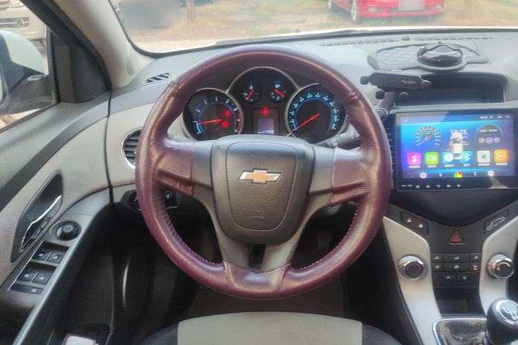 Used Chevrolet Cruze 2011 1.6L SE MT Transformers Edition Steering Wheel