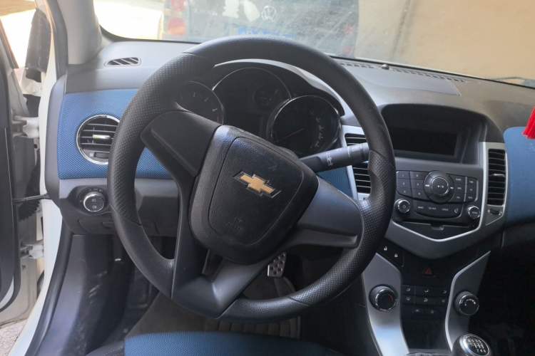 Used Chevrolet Cruze 2011 1.6T SE MT Steering Wheel