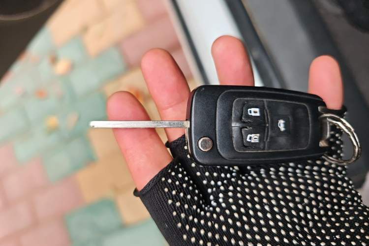 Used Chevrolet Cruze 2011 1.6L SE MT Transformers Edition Vehicle Key