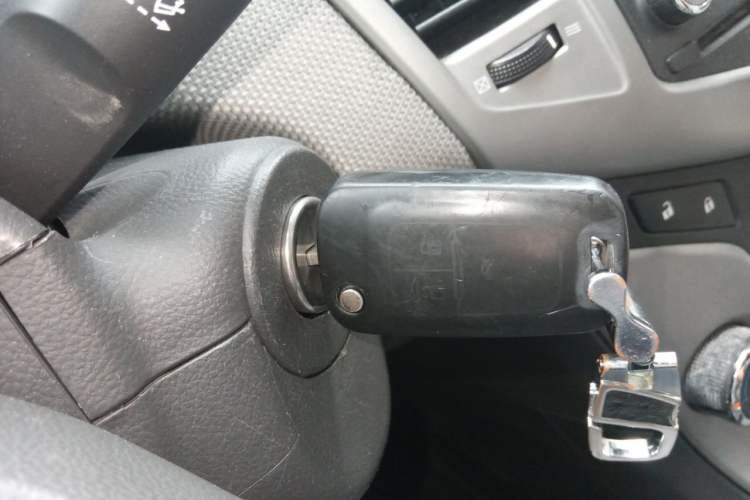 Used Chevrolet Cruze 2011 1.8L SE Automatic Vehicle Key