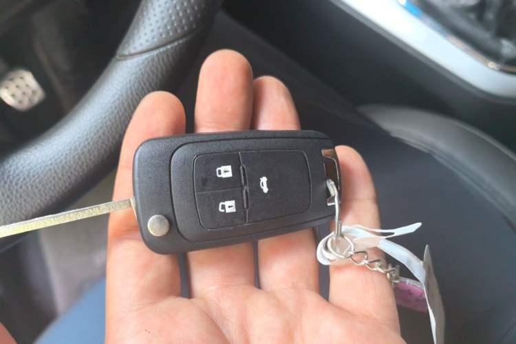 Used Chevrolet Cruze 2011 1.6T SE MT Vehicle Key