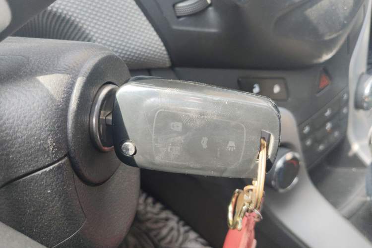 Used Chevrolet Cruze 2011 1.6L SE Automatic Vehicle Key