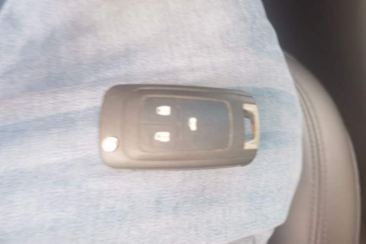 Used Chevrolet Cruze 2011 1.6T SE MT Vehicle Key