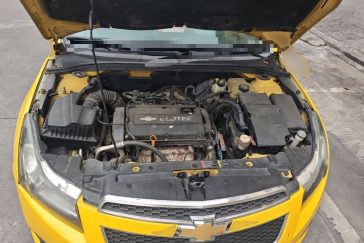 Used Chevrolet Cruze 2011 1.6L SE MT Transformers Edition Engine Bay
