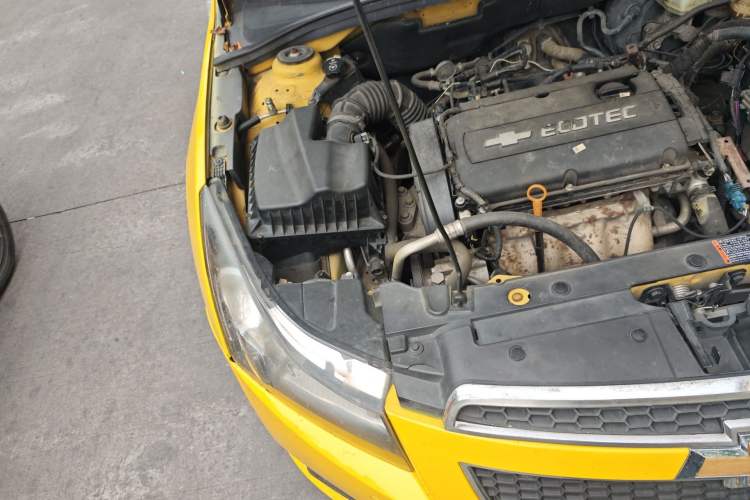 Used Chevrolet Cruze 2011 1.6L SE MT Transformers Edition Engine Bay Right