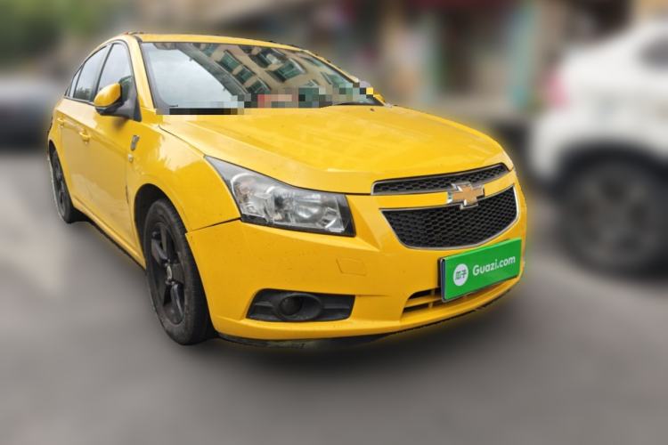 Used Chevrolet Cruze 2011 1.6L SE MT Transformers Edition Front Right 45 Deg