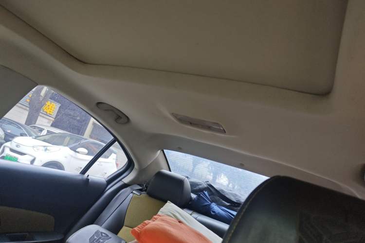 Used Chevrolet Cruze 2011 1.6L SE MT Transformers Edition Headliner