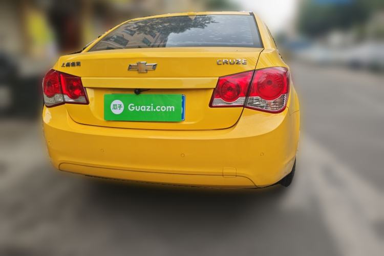 Used Chevrolet Cruze 2011 1.6L SE MT Transformers Edition Rear
