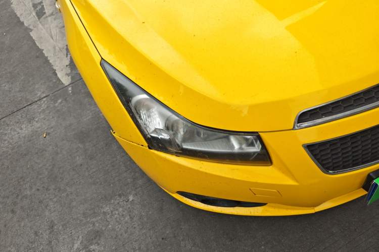 Used Chevrolet Cruze 2011 1.6L SE MT Transformers Edition Right Front Headlight