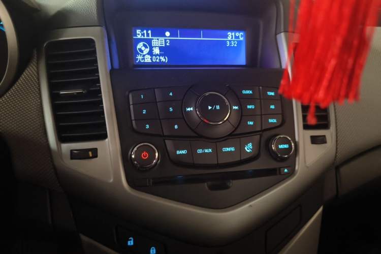 Used Chevrolet Cruze 2012 1.8L SE AT Audio And AC Panel