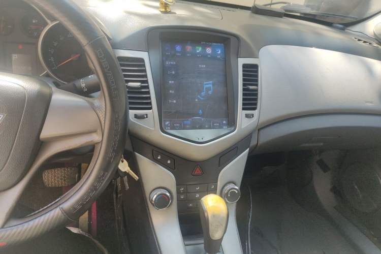 Used Chevrolet Cruze 2012 1.6L SL Grand Edition Automatic Audio And AC Panel