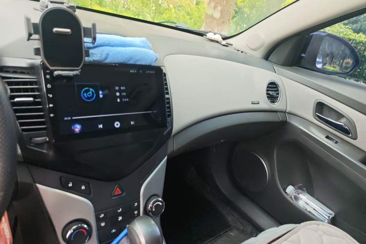 Used Chevrolet Cruze 2012 1.8L SE AT Audio And AC Panel