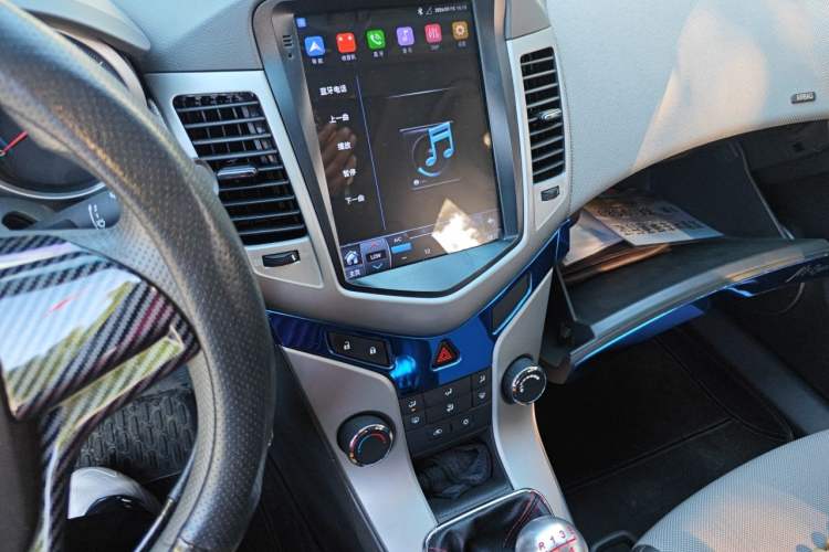 Used Chevrolet Cruze 2012 1.6L SE MT Audio And AC Panel