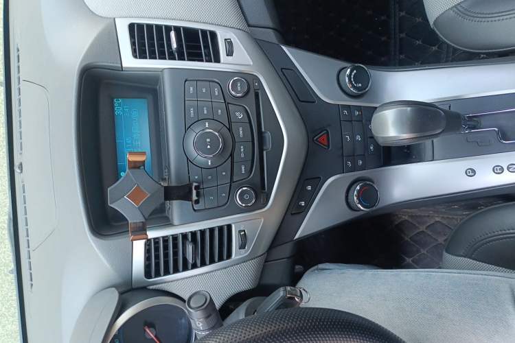 Used Chevrolet Cruze 2012 1.8L SE AT Audio And AC Panel