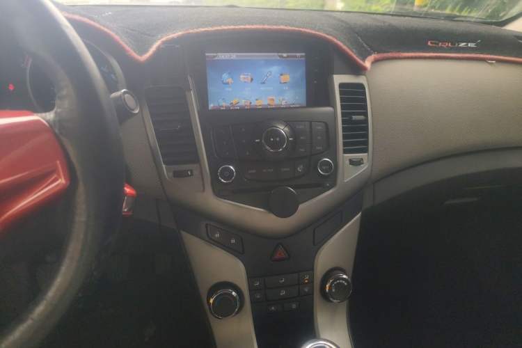Used Chevrolet Cruze 2012 1.6L SE MT Audio And AC Panel