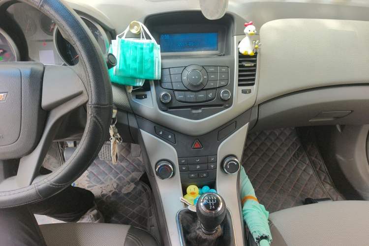 Used Chevrolet Cruze 2012 1.6L SE MT Audio And AC Panel