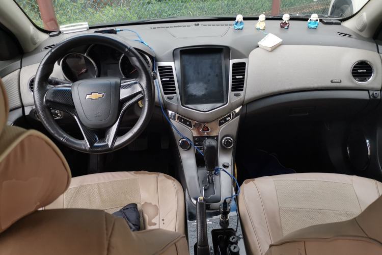 Used Chevrolet Cruze 2012 1.6L SE Automatic Center Console