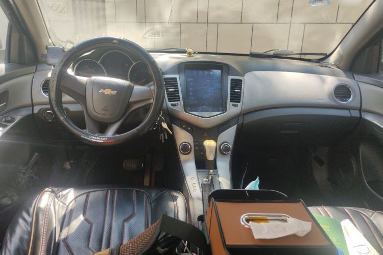 Used Chevrolet Cruze 2012 1.6L SL Grand Edition Automatic Center Console