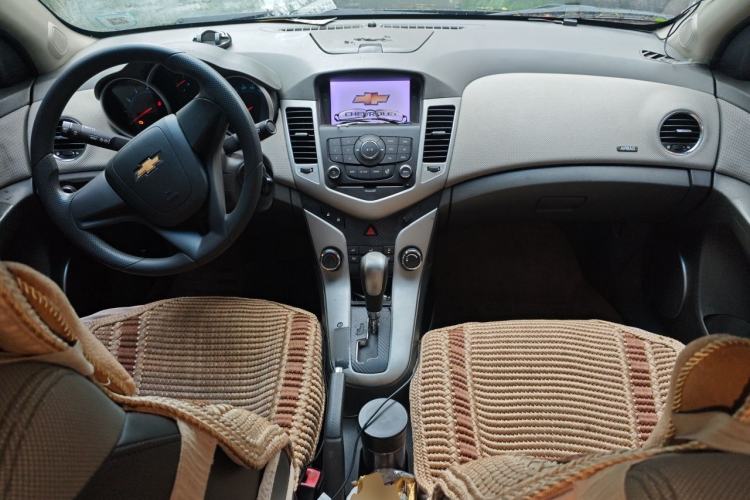 Used Chevrolet Cruze 2012 1.6L SE Automatic Center Console