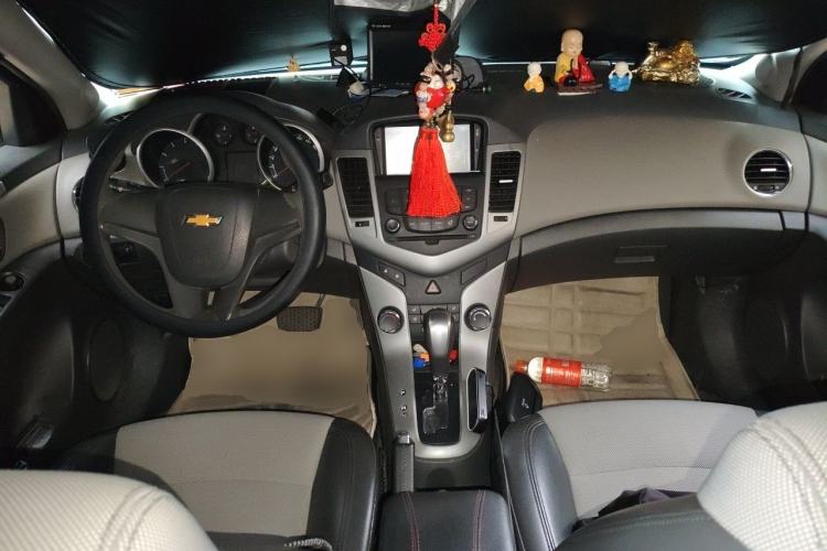 Used Chevrolet Cruze 2012 1.6L SL Grand Edition Automatic Center Console