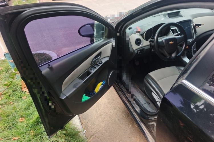 Used Chevrolet Cruze 2012 1.6L SE MT Driver Seat