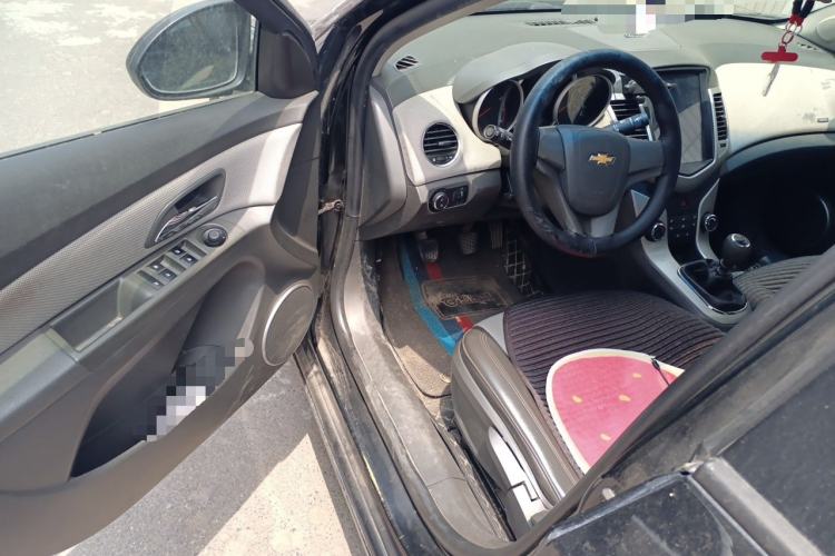 Used Chevrolet Cruze 2012 1.6L SE MT Driver Seat