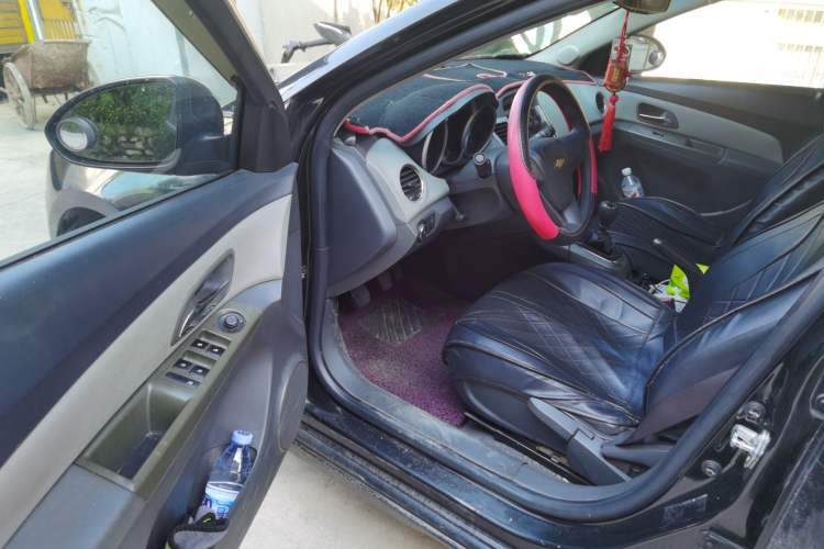 Used Chevrolet Cruze 2012 1.6L SL MT Driver Seat