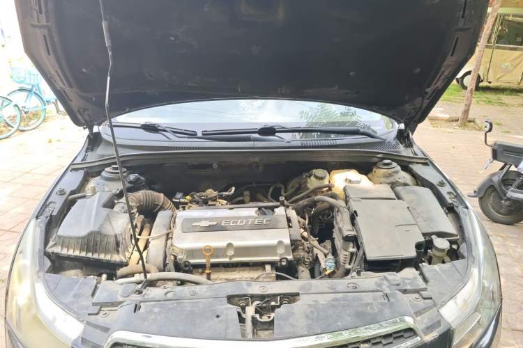 Used Chevrolet Cruze 2012 1.6L SE MT Engine Bay