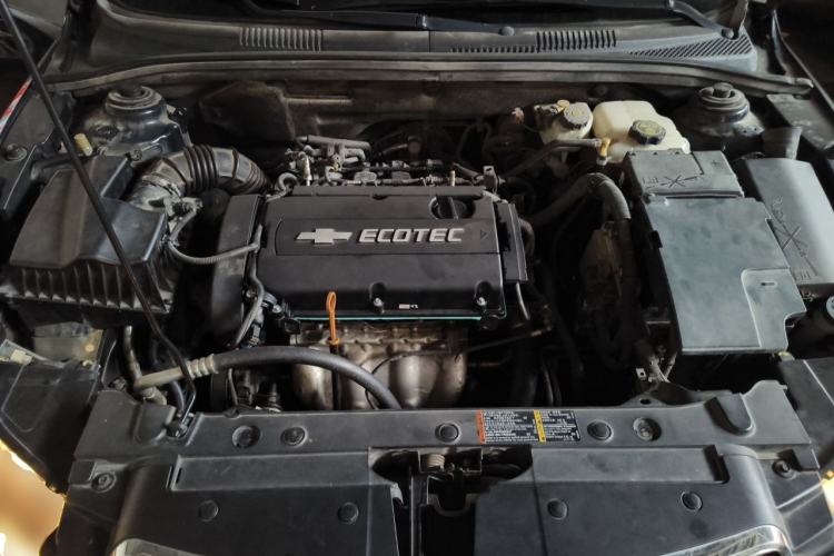Used Chevrolet Cruze 2012 1.8L SE AT Engine Bay