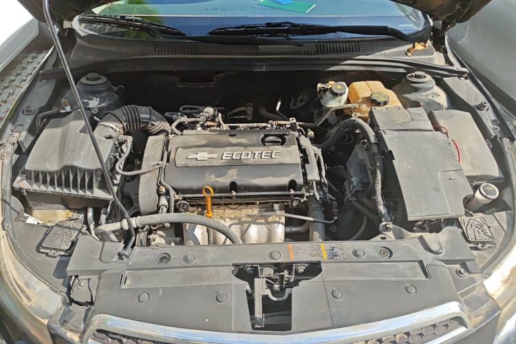Used Chevrolet Cruze 2012 1.6L SL MT Engine Bay