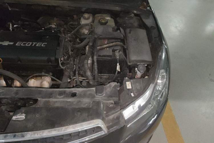 Used Chevrolet Cruze 2012 1.8L SE AT Engine Bay Left