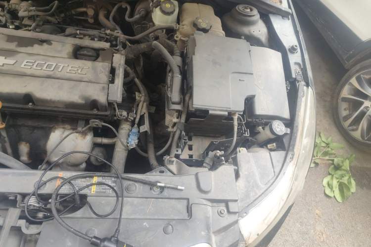 Used Chevrolet Cruze 2012 1.6L SL Grand Edition Manual Transmission Engine Bay Left