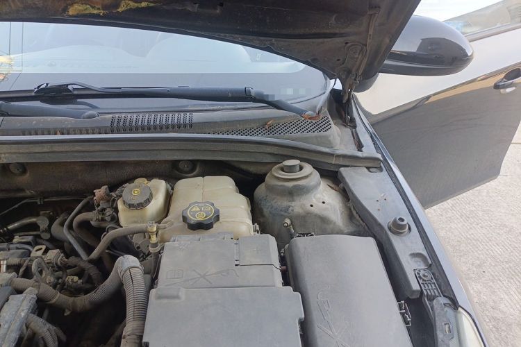 Used Chevrolet Cruze 2012 1.8L SE AT Engine Bay Left